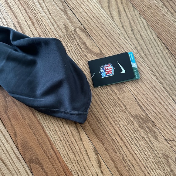 This is a brand new with tags Nike dry fit quarter zip. On field Tampa Bay Bucs. - Picture 2 of 3